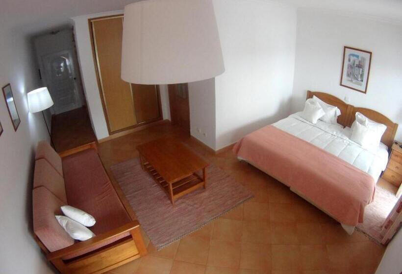 استودیوی استاندارد, Oasis Beach Apartments