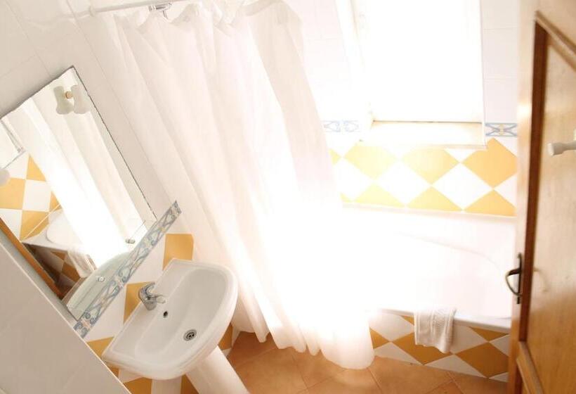 استودیوی سوپریور, Oasis Beach Apartments