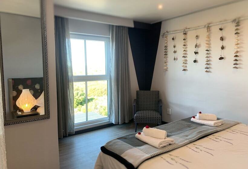 Апартаменты 1 Спальня, Farr Out Guesthouse