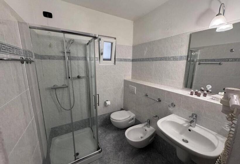 Апартаменты 1 Спальня, Residence Letizia