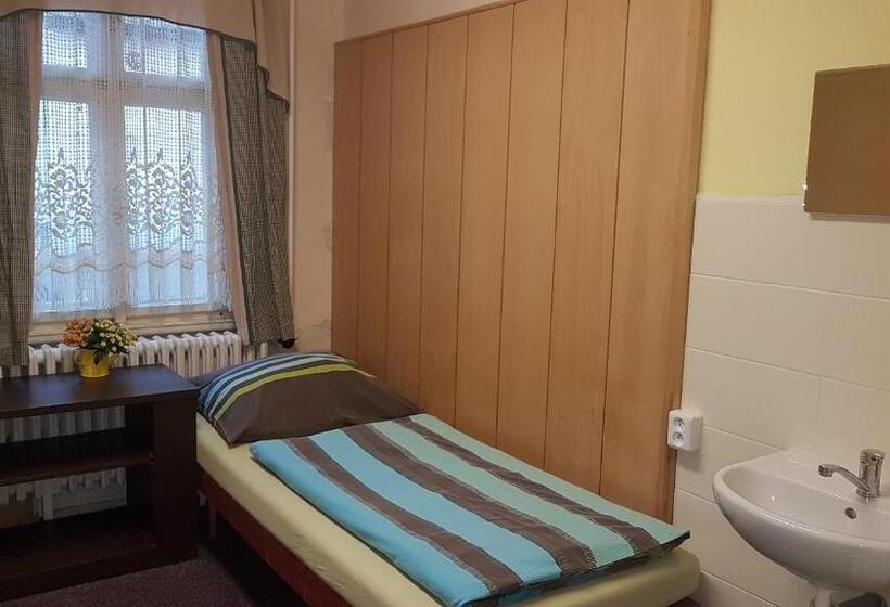 Ortak Banyolu Standart Oda, Hostel Fortuna