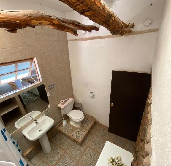家庭间, Rey Lagarto Hostel