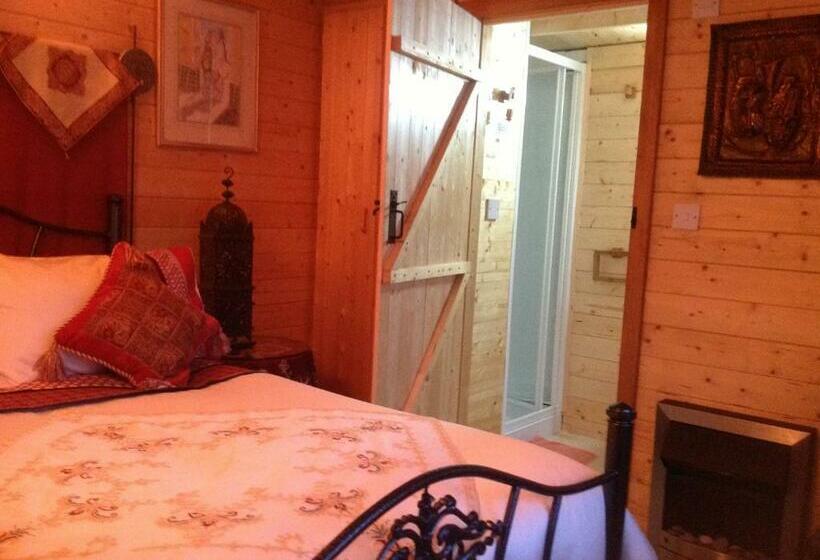 Номер Стандарт, Alice Guest House