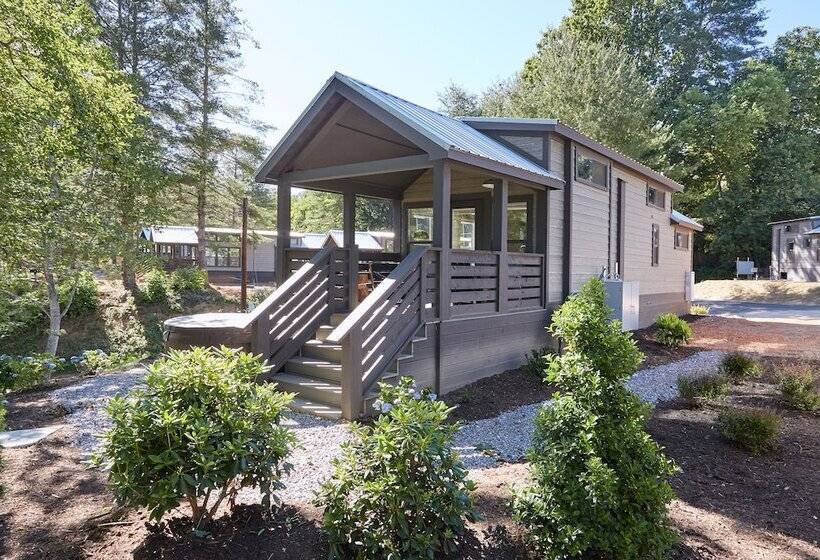 Хижина, Asheville River Cabins