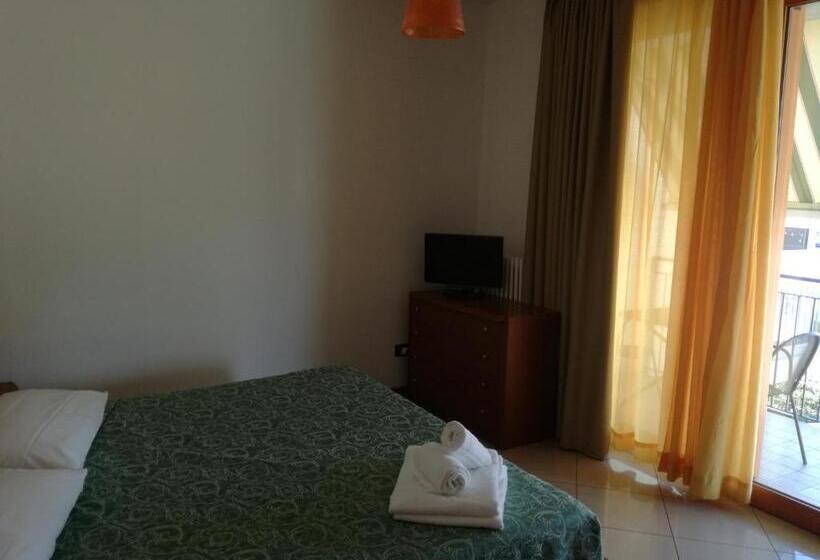 2 Bedrooms Apartment Lake View, Residenza Orchidee
