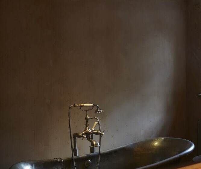 اتاق استاندارد, The Archangel,restaurant & Bar With Rooms