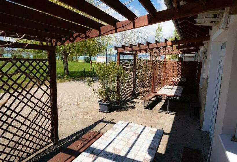 Апартаменты 1 Спальня, Pelso Apartman