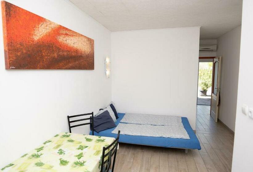 Апартаменты 1 Спальня, Pelso Apartman