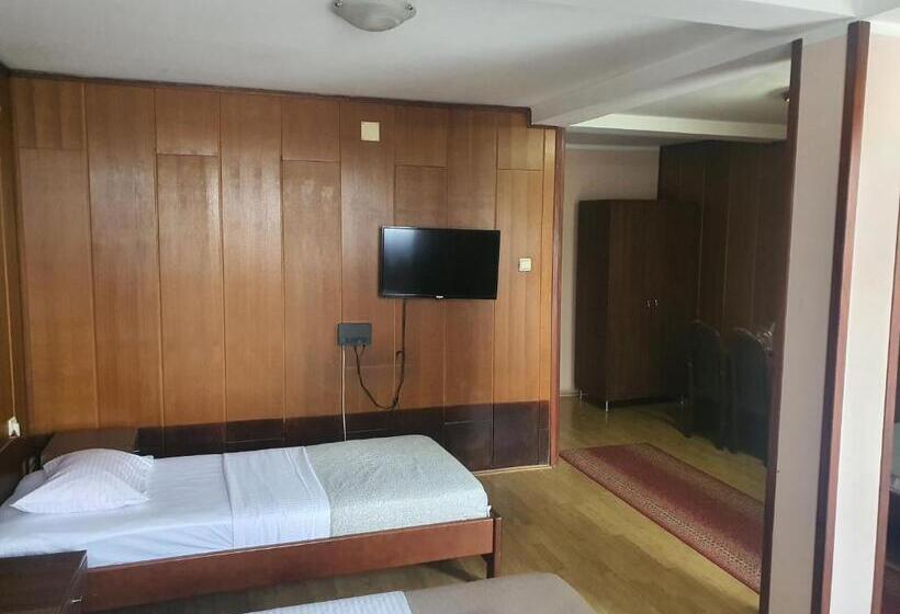 اتاق استاندارد سه نفره, Guest House Vila Bor