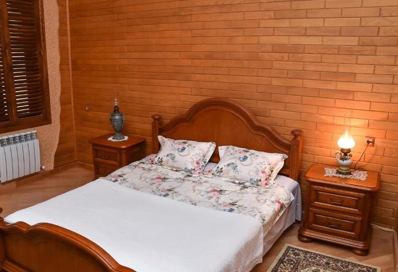 اتاق سوپریور با تخت بزرگ, Sofia