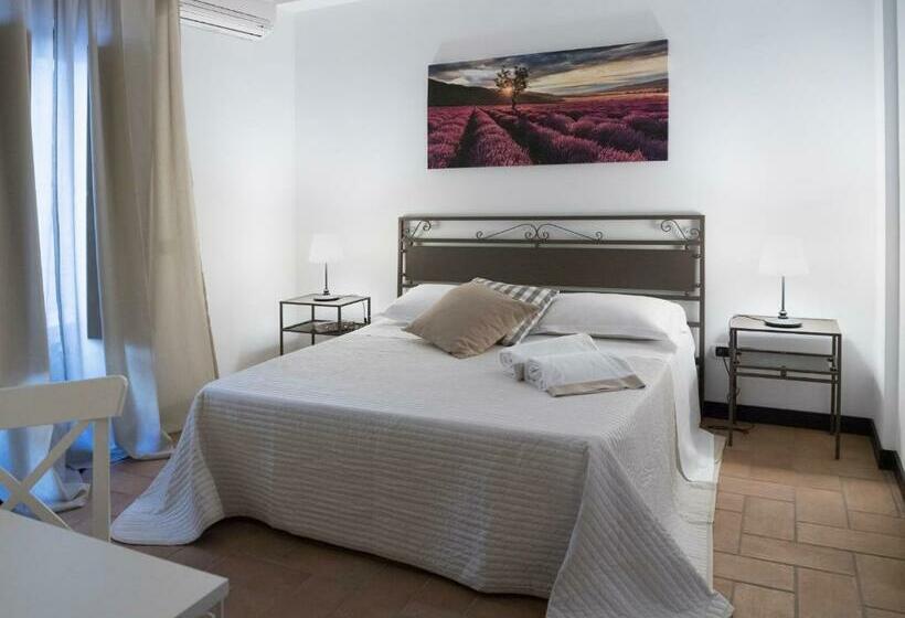 اتاق استاندارد با تخت بزرگ, Domus Giuliae