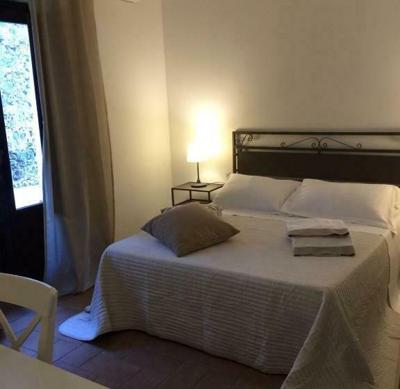 اتاق استاندارد با تخت بزرگ, Domus Giuliae
