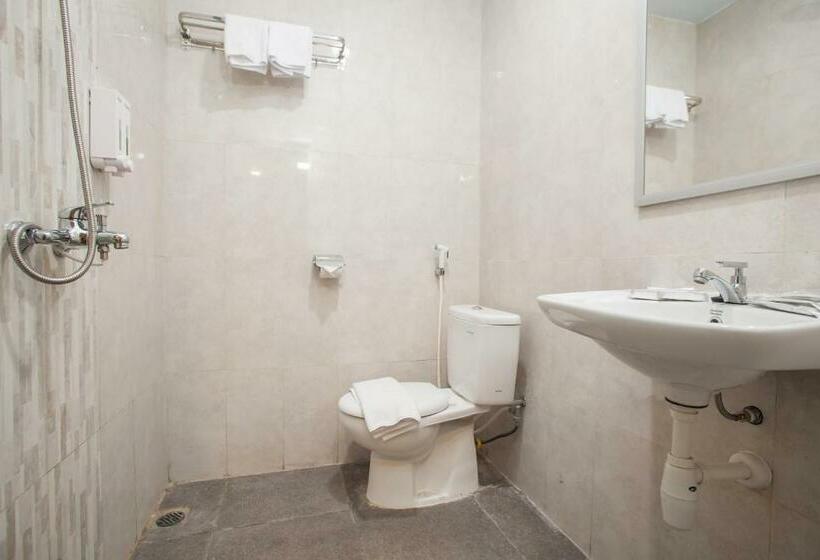 Номер Стандарт, Reddoorz Premium @ Jalan Cengkeh Malang