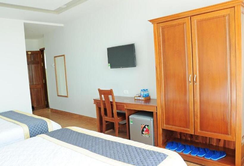 اتاق استاندارد چهار تخته با چشم‌انداز دریا, Seaside Hotel Quy Nhơn