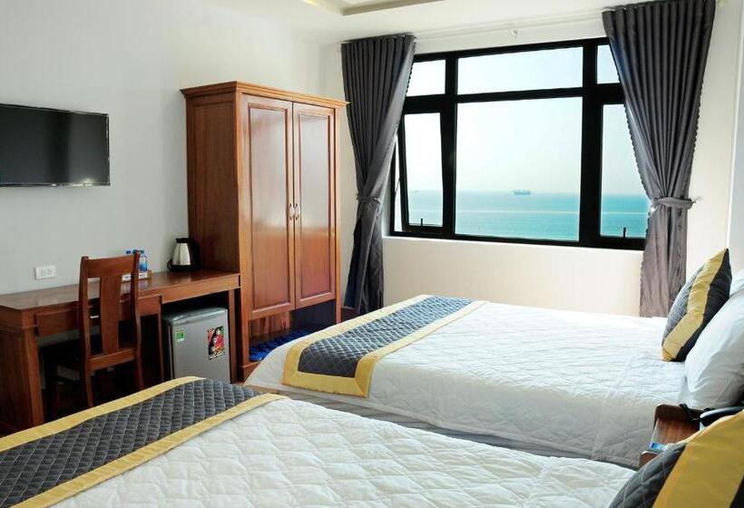 اتاق استاندارد چهار تخته با چشم‌انداز دریا, Seaside Hotel Quy Nhơn