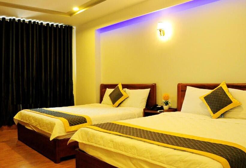 اتاق استاندارد چهار تخته با چشم‌انداز دریا, Seaside Hotel Quy Nhơn
