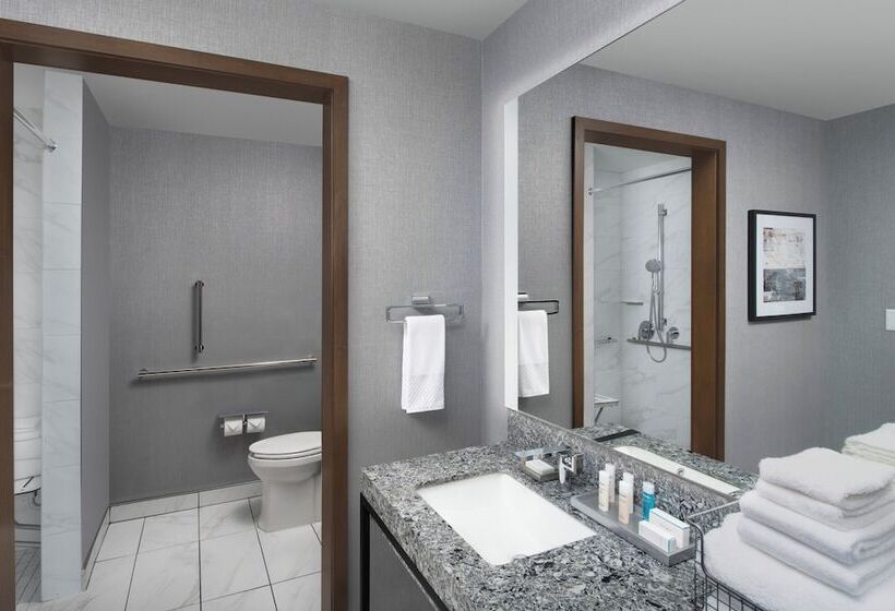 חדר סטנדרט מקשר, Embassy Suites By Hilton Knoxville Downtown