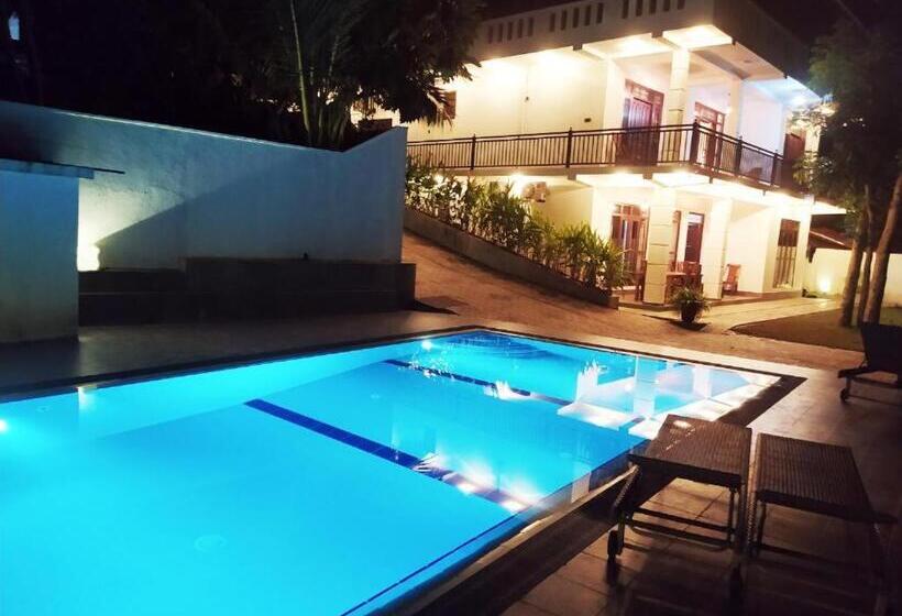 בקתה סטנדרטית, The Green Lagoon Villa