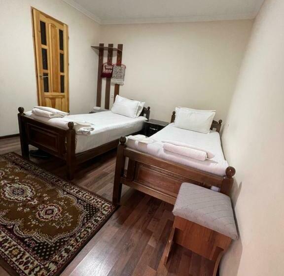 اتاق لوکس, Al Mansur