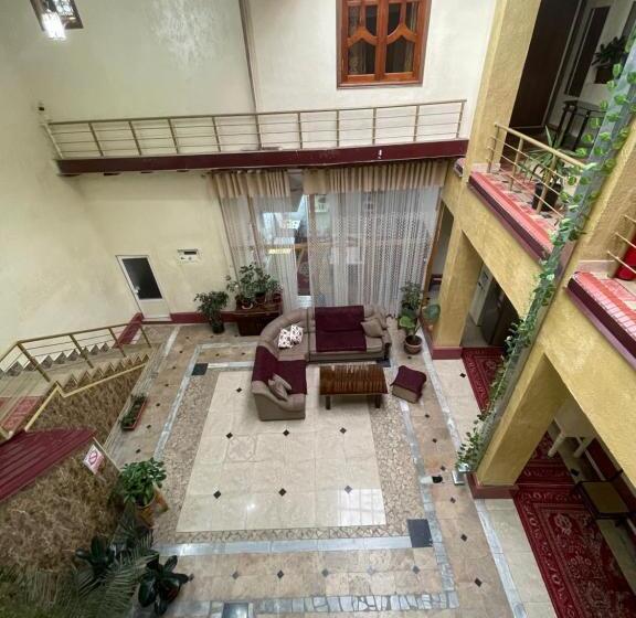 اتاق لوکس, Al Mansur