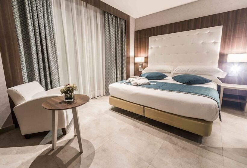 سوییت با چشم‌انداز کوه, Az Hotel Montana