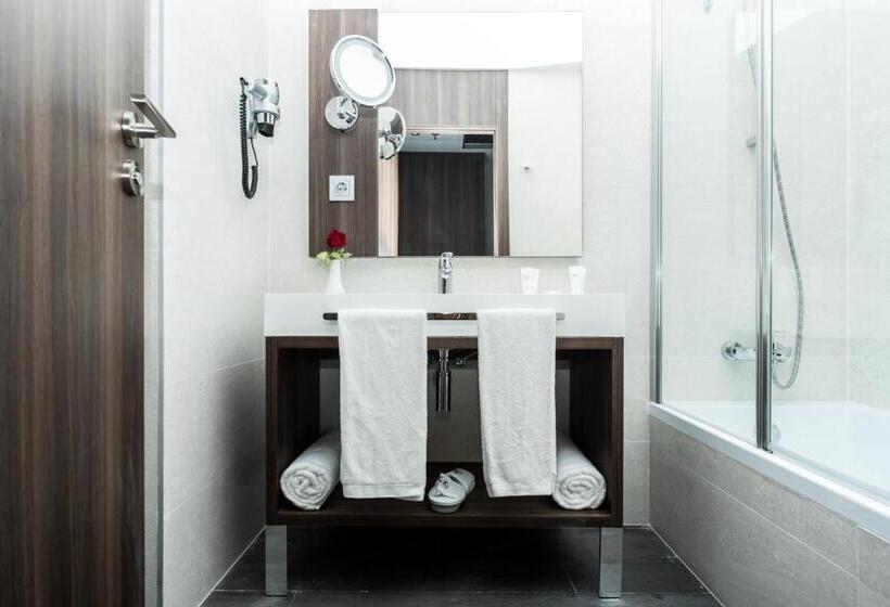 آپارتمان 1 خوابه, Az Hotel Montana