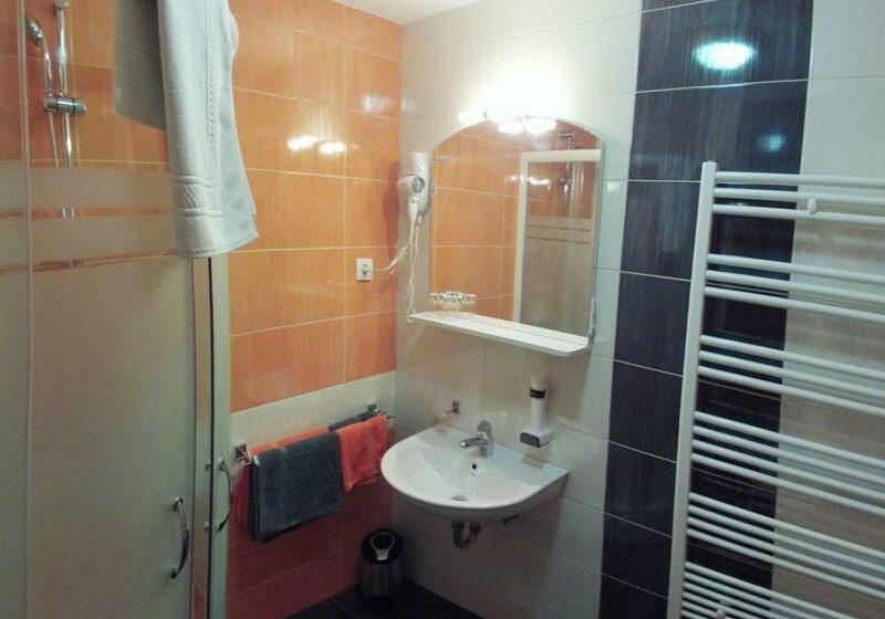 اتاق استاندارد, Rooms En Krajcar