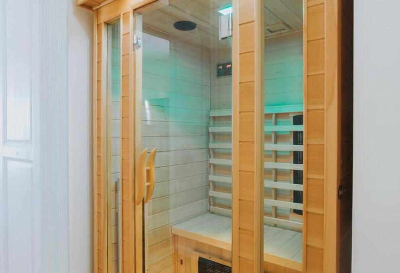 اتاق لوکس با بالکن, Motel Vila Bakarni