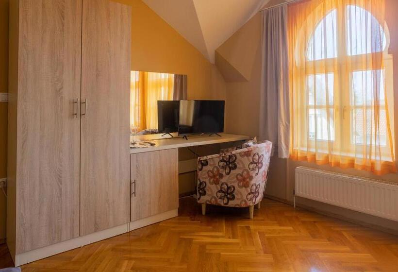 اتاق استاندارد سه نفره, Motel Vila Bakarni