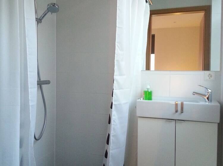 اتاق استاندارد چهار تخته, Seydisfjördur Guesthouse