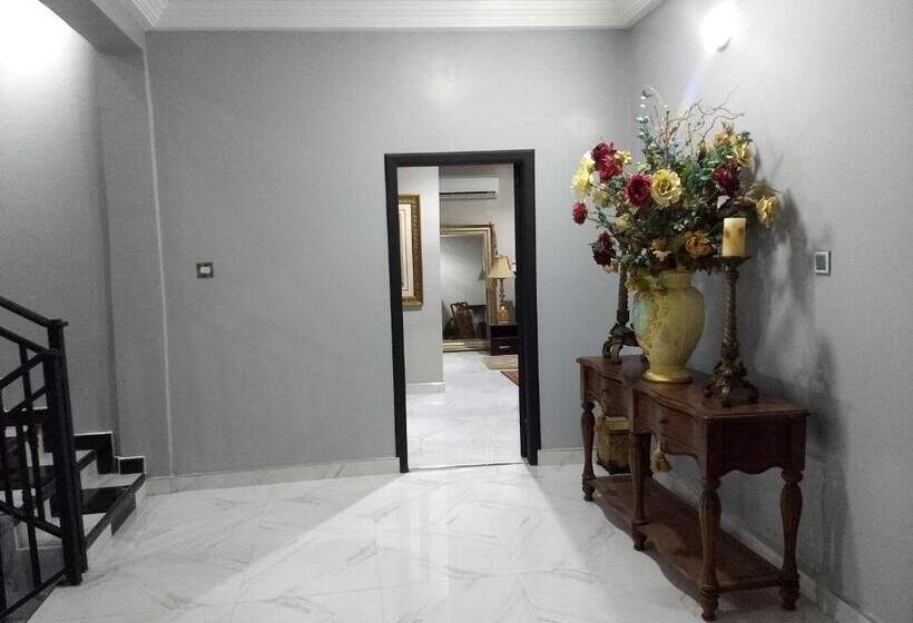 סוויטה אקזקיוטיב, The Winford Boutique Hotel Achimota