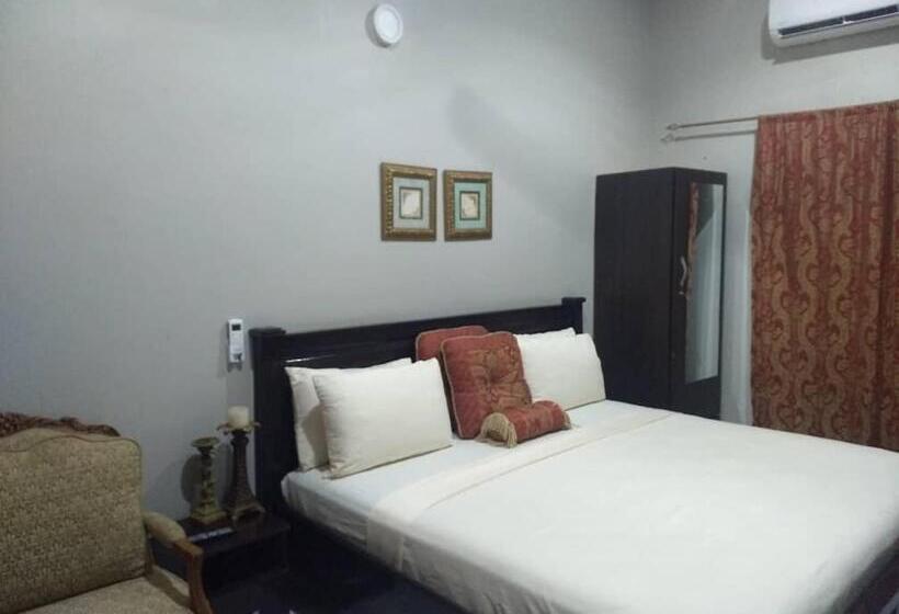 חדר סופריור עם מיטת קינג, The Winford Boutique Hotel Achimota