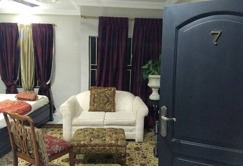 סוויטה אקזקיוטיב, The Winford Boutique Hotel Achimota