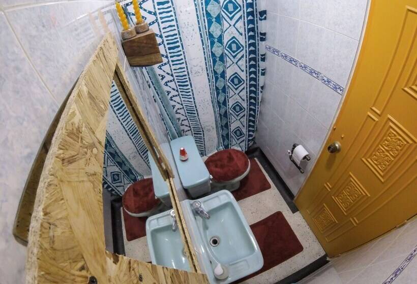 Cama em Quarto Compartilhado, La Otra Mitad Hostel