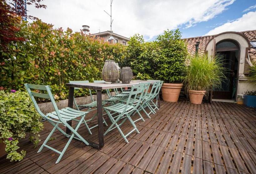 اتاق استاندارد با چشم‌انداز, Bello!lake Como Suites