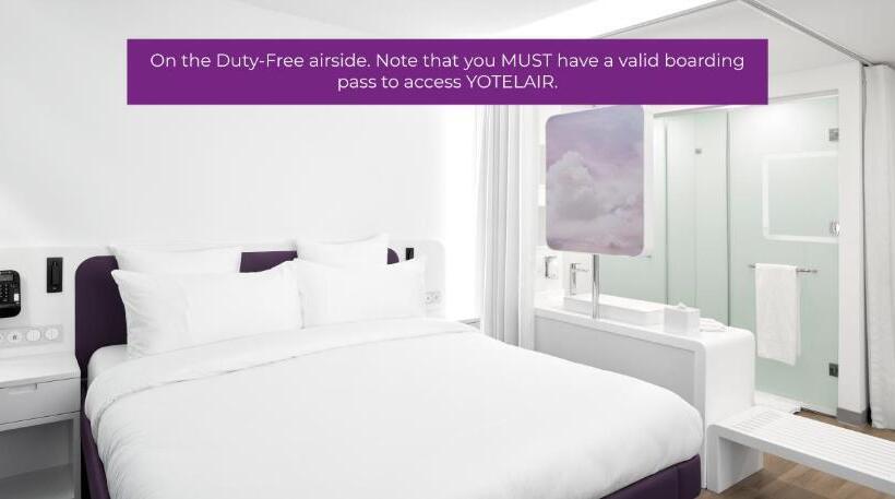 اتاق لوکس با تخت بزرگ, Yotel Istanbul Airport Landside, City Entrance