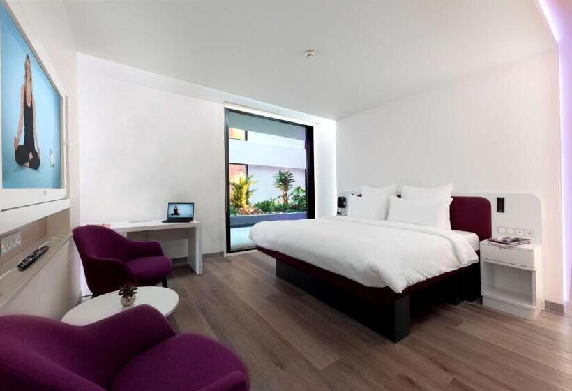 اتاق لوکس با تخت بزرگ, Yotel Istanbul Airport Landside, City Entrance