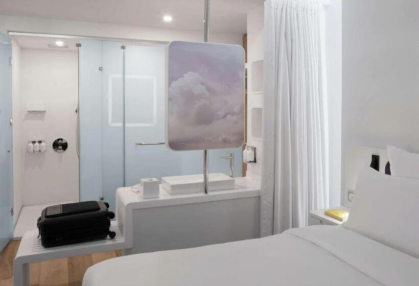 اتاق لوکس با تخت بزرگ, Yotel Istanbul Airport Landside, City Entrance
