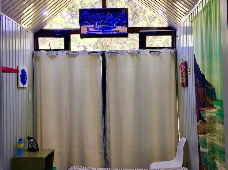 בקתה, Lanzones Cabana