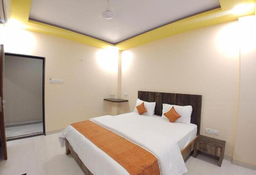 Номер Стандарт без Кондиционера, Mangal Residency Lonavala !! 600 Mts From Lonavala Railway Station !!