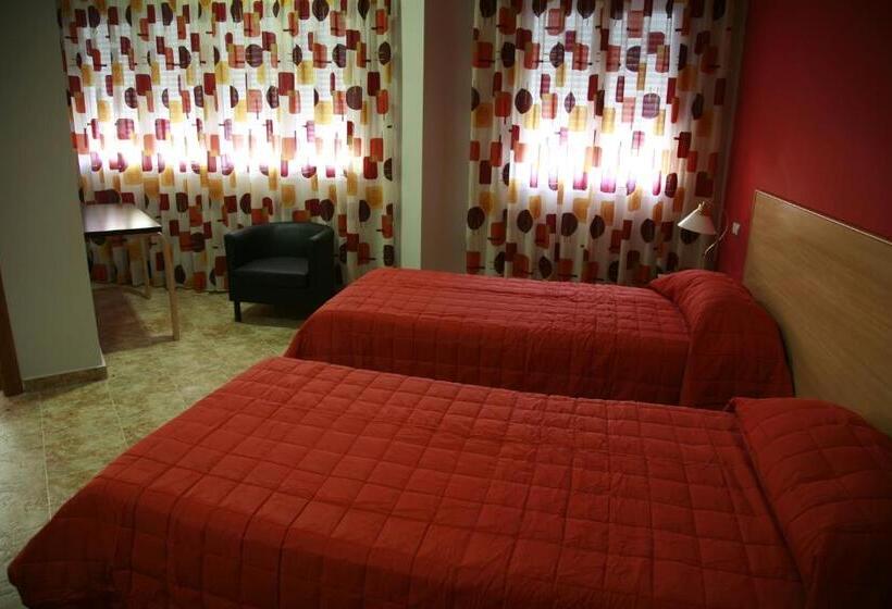 Номер Стандарт, Hostal El Poligono