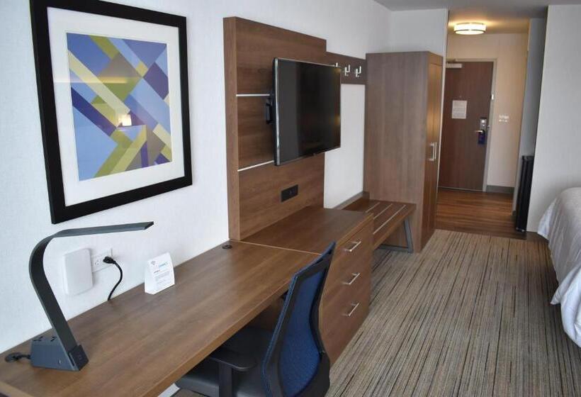 スイート, Holiday Inn Express & Suites   Boston South   Randolph, An Ihg