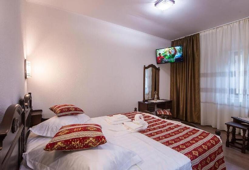 Habitación Estándar con Balcón, Hanul Hora Romaneasca