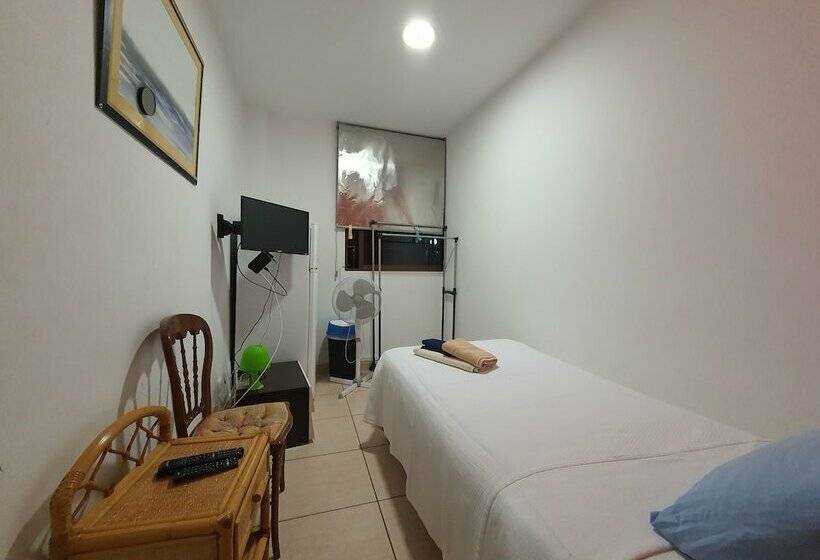 اتاق استاندارد با سرویس بهداشتی مشترک, Doramas Private Rooms Shared Toilet