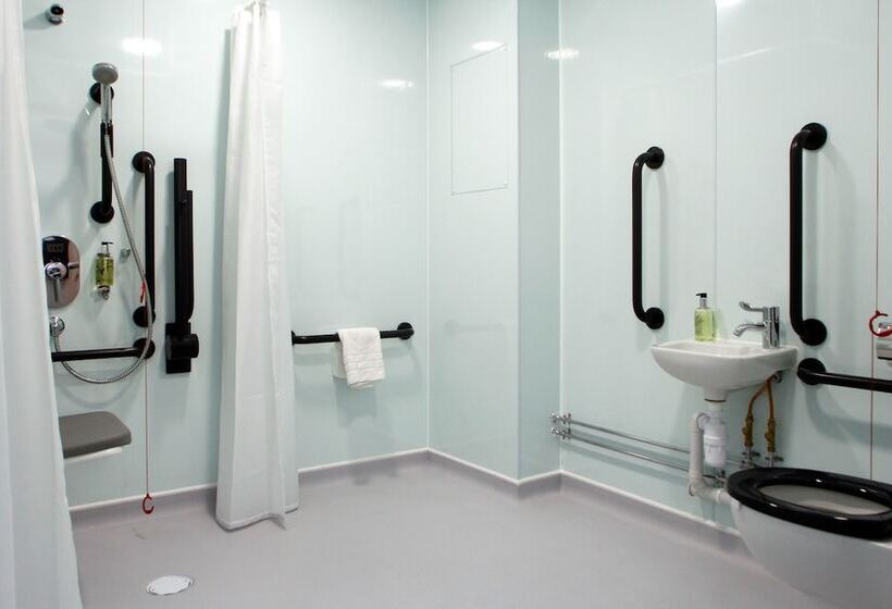اتاق استاندارد برای معلولان, Easyhotel Ipswich