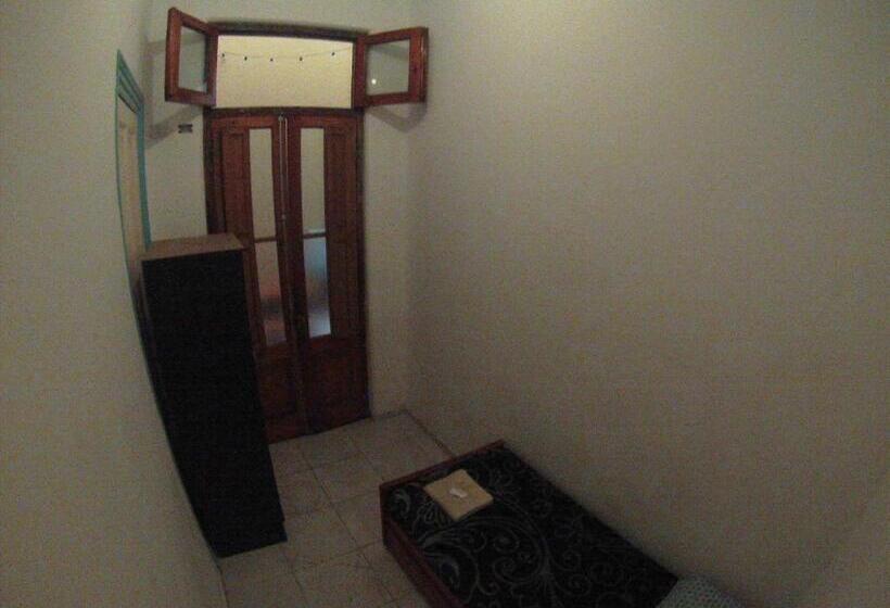 اتاق استاندارد یک تخته با سرویس بهداشتی مشترک, Hostelmo