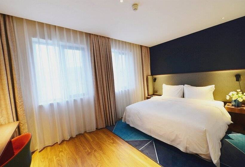 Standard Room Double Bed City View, Holiday Inn Express Tianshui City Center, An Ihg