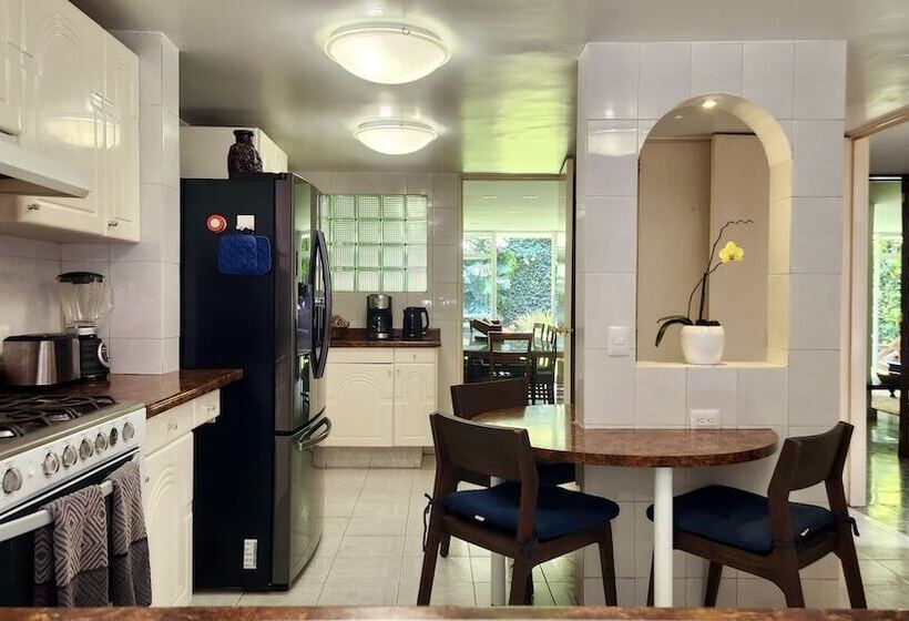 Quarto Estandar, Casa Tamayo