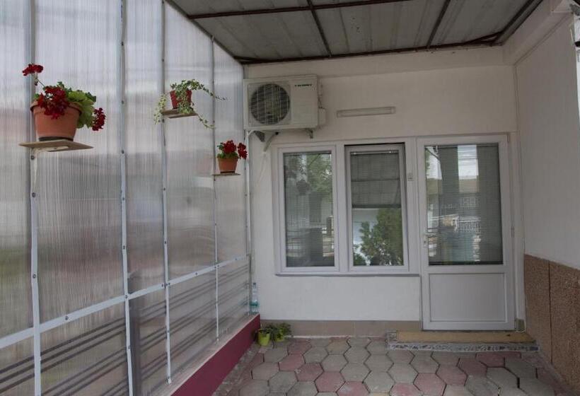 استودیو استاندارد با چشم‌انداز باغ, Apartment Elmari