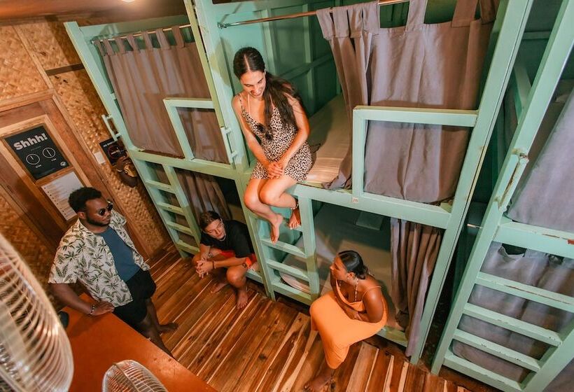 스탠다드 룸, Mad Monkey Hostel Nacpan Beach